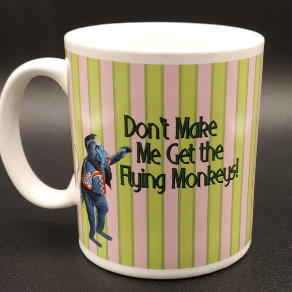 Wizard Of Oz Coffee Mug Dorothy & Wicked Witch, Flying Monkeys - Picture 4 of 6